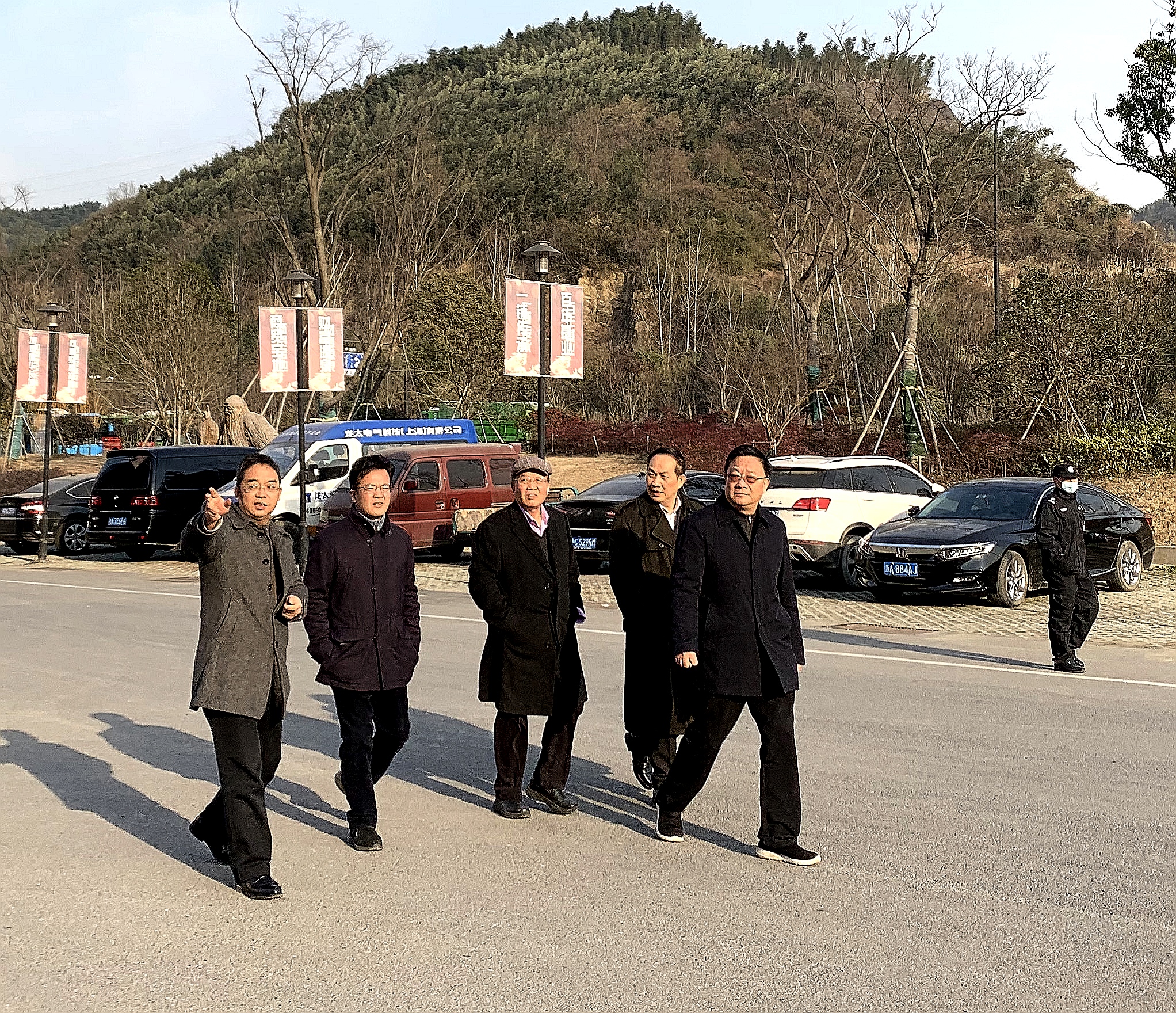 拳拳之心  殷殷之情  老领导们参观考察球盟会长城机电市场