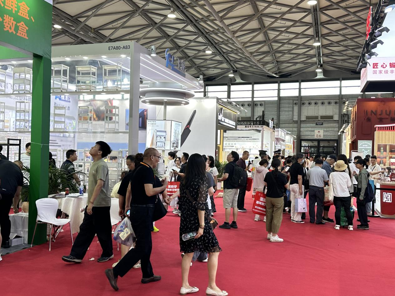 钱江商城参观第118届中国日用百货商品交易会——盛夏聚势・百货共赢