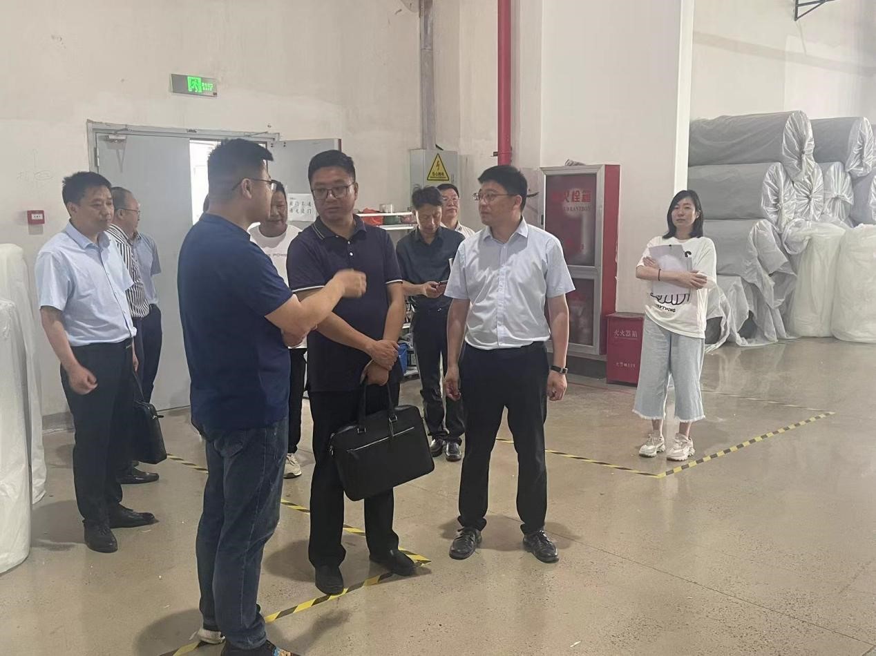湖州市人大农委主任张国强一行莅临球盟会新材考察指导