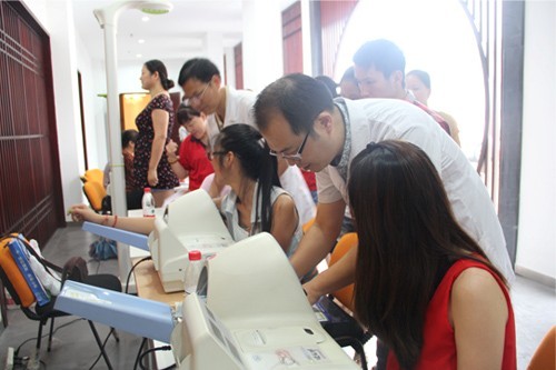 20130626-27球盟会文创园党支部联合拱墅二院开展“轻松一身,慢病远离”主题活动 (2).jpg 20130626-27球盟会文创园党支部联合拱墅二院开展“轻松一身,慢病远离”主题活动 (2).jpg
