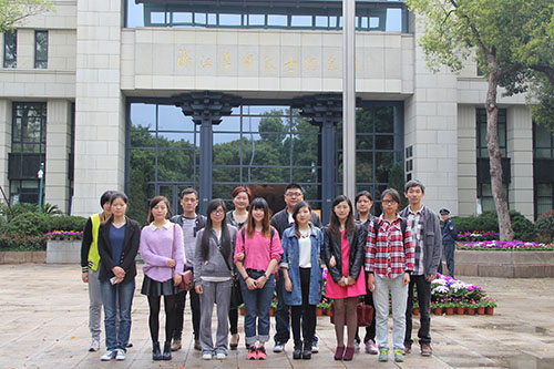 20140328球盟会文创园党支部清明节祭扫云居山革命烈士墓 (3).jpg