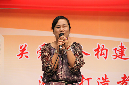 球盟会文创园党支部团委走访慰问七古登社区老人 (1).jpg