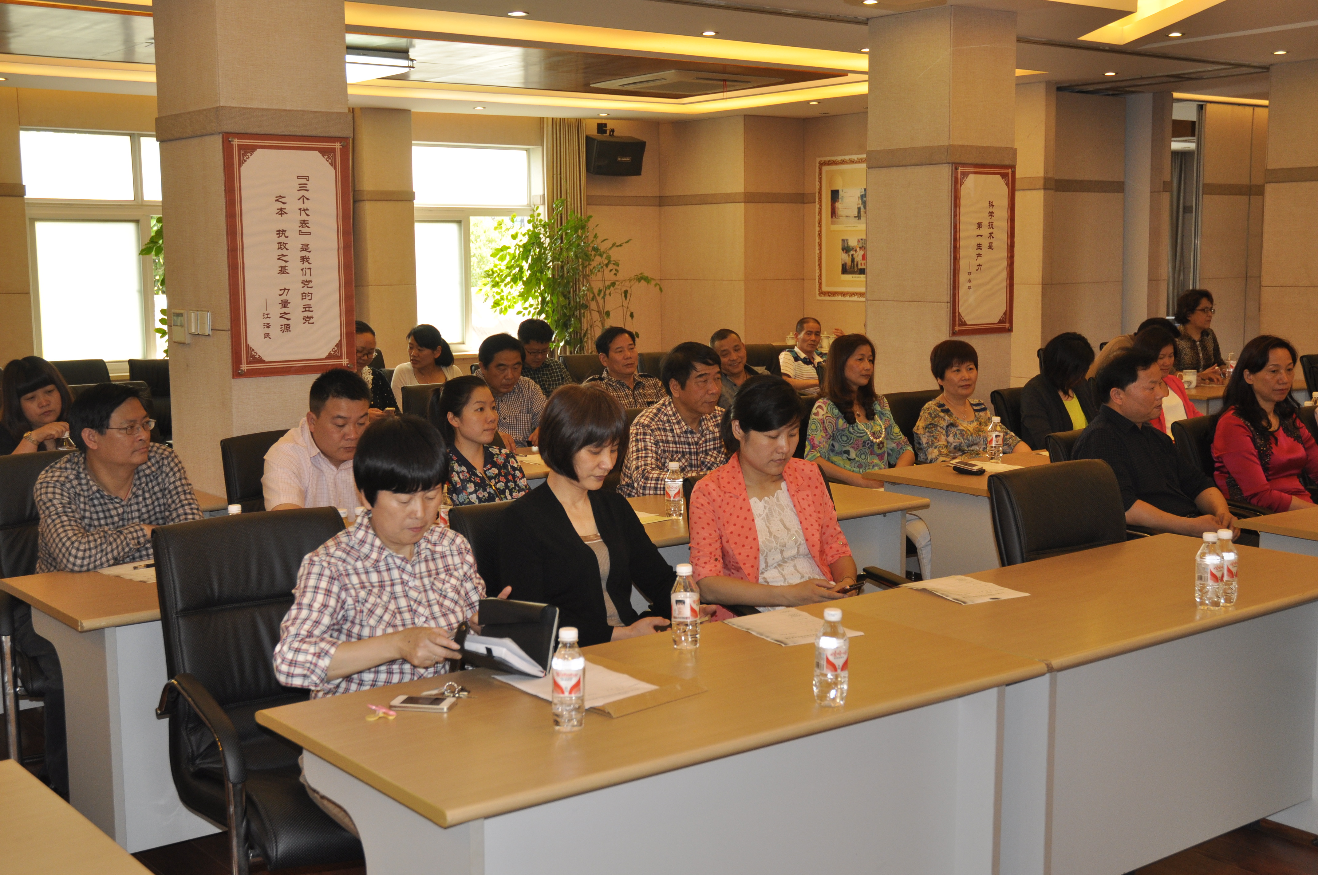 2014-5-8 党员学习 (2).JPG 2014-5-8 党员学习 (2).JPG